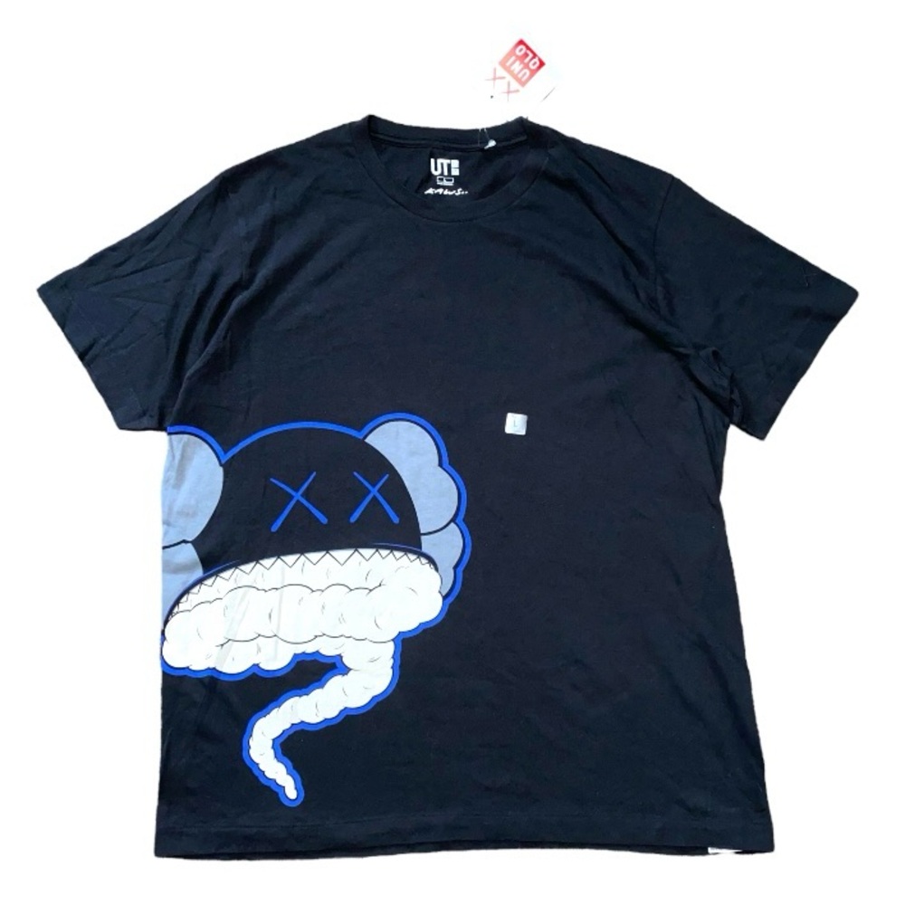 2016 Kaws X Uniqlo NWT T-Shirt Large (H)